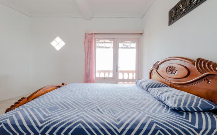 Adinda Beach Hotel and Villa