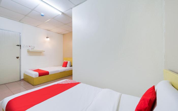 OYO 89461 CP Hotel
