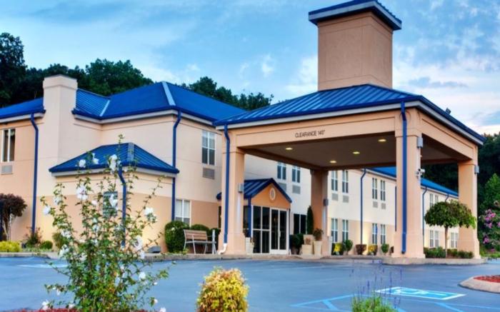 Holiday Inn Express Hurricane Mills Waverly By IHG