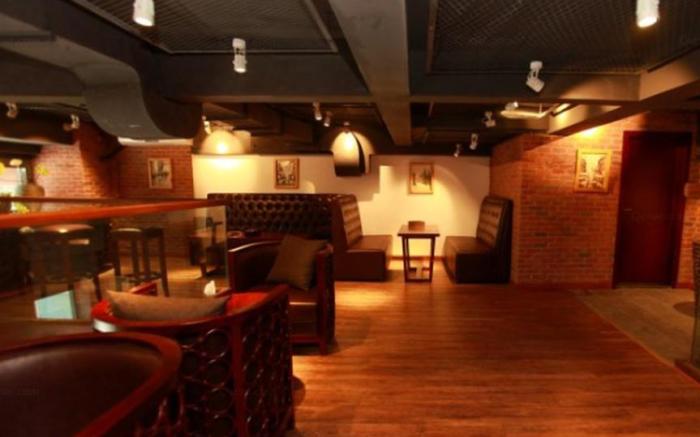 James Joyce Coffetel Hotel Foreign Language School Chengdu Baicao Road Metro Station