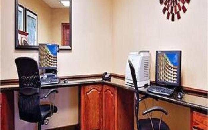 Holiday Inn Express Dallas Market Center By IHG