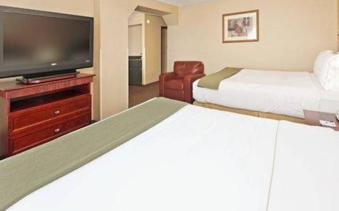 Holiday Inn Express Hotel & Suites Bentonville By IHG
