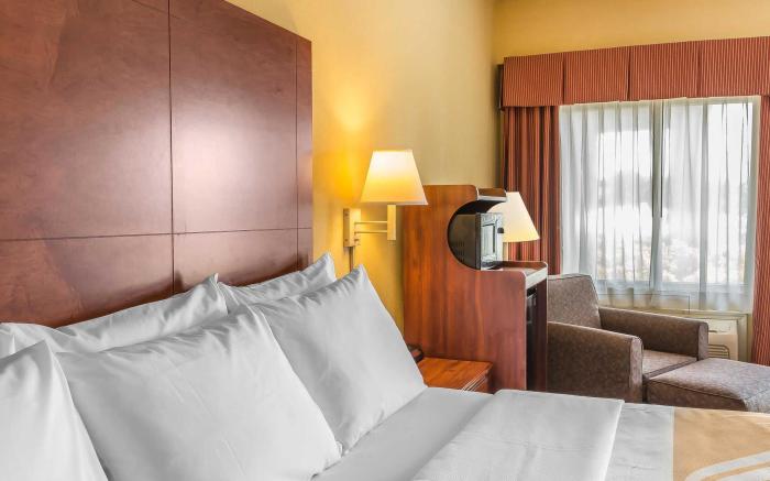 Quality Inn Calera I-65 exit 231