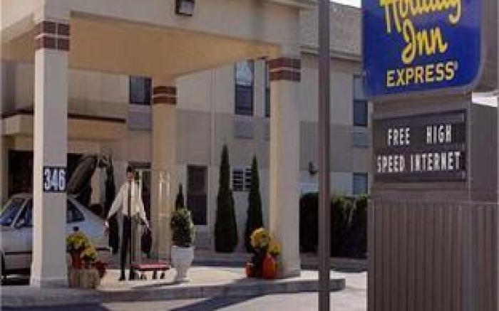 Holiday Inn Express Vernon-Manchester By IHG