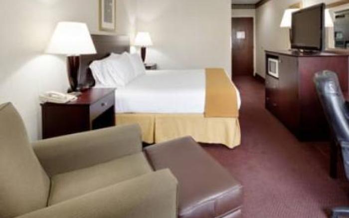 Holiday Inn Express Vernon-Manchester By IHG