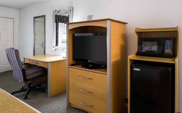Quality Inn Clute Freeport