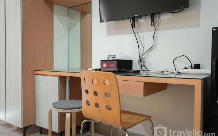 Stunning Studio Room @Menteng Park Apt By Travelio