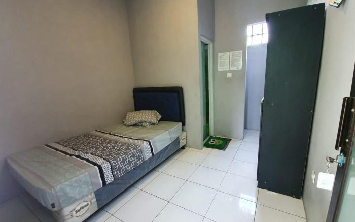 OYO 1599 Naz Guesthouse Syariah