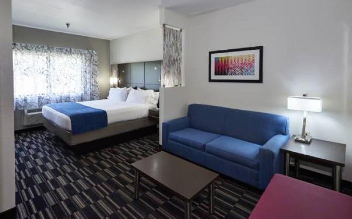 Holiday Inn Express & Suites Birmingham South - Pelham By IHG
