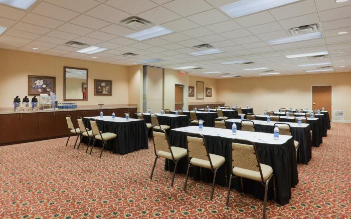 Holiday Inn Express Hotel & Suites Auburn - University Area By IHG