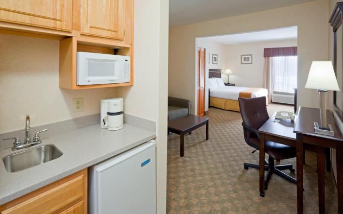 Holiday Inn Express Carneys Point New Jersey Turnpike Exit 1 By IHG