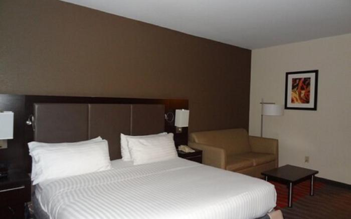 Holiday Inn Express Hotel & Suites Columbus Southeast By IHG
