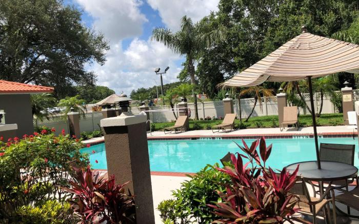 Best Western Plus Bradenton Hotel and Suites
