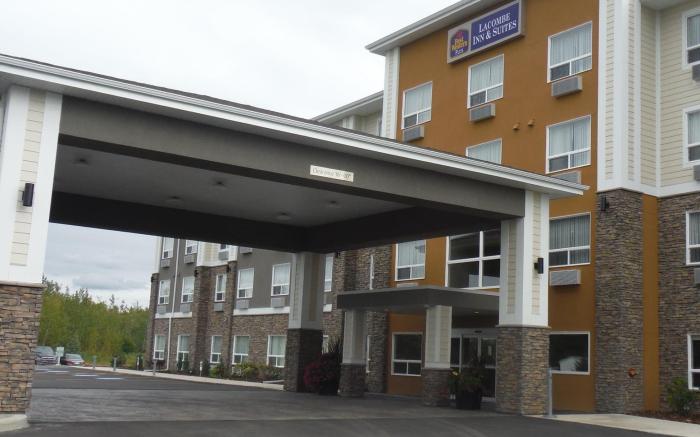 Best Western Plus Lacombe Inn Suites
