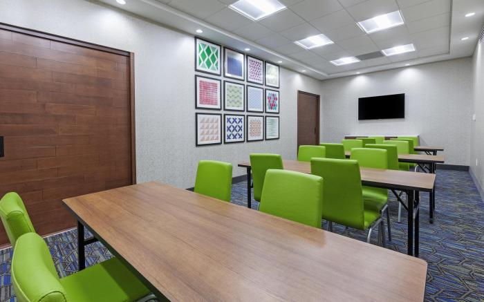 Holiday Inn Express And Suites Tulsa Northeast - Owasso By IHG