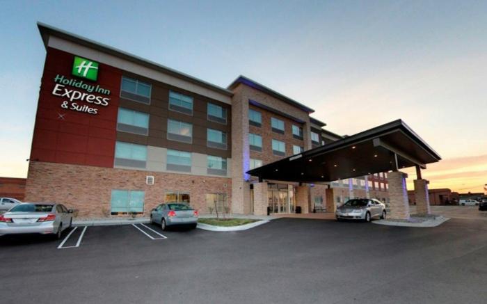 Holiday Inn Express And Suites Detroit North - Roseville By IHG