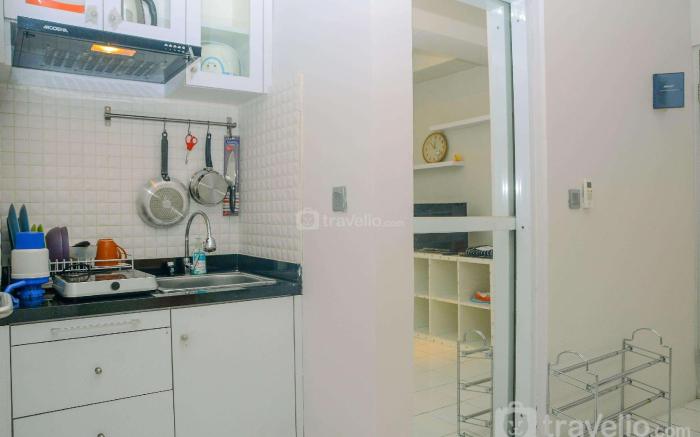Minimalist Studio Apt Menteng Square By Travelio