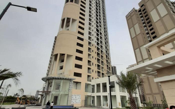 Fully Furnished Palm Studio at Expressway Noida