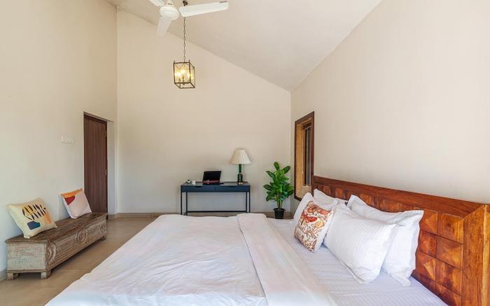 StayVista's Valencia Villa with Gazebo and Games