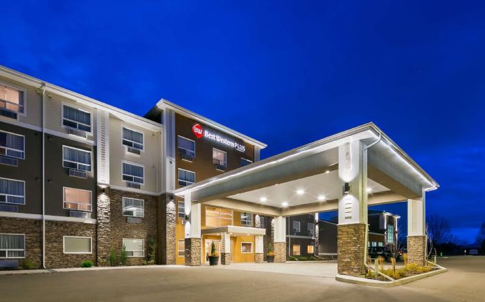 Best Western Plus Lacombe Inn Suites