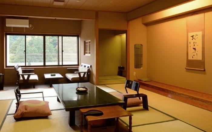 Kutsurogijuku Chiyotaki