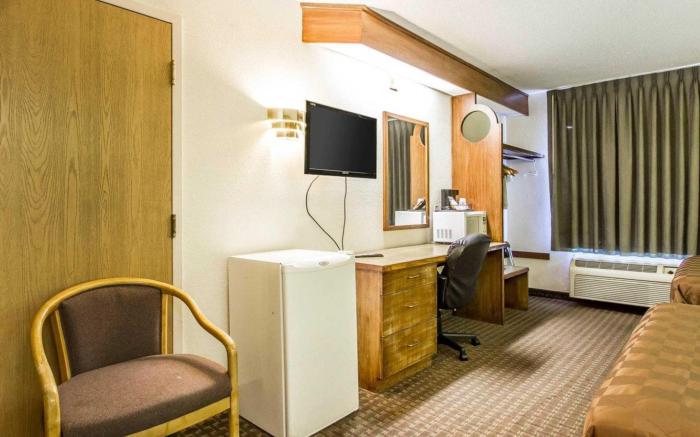 Classic Inn By OYO I- 240 Near Memphis Airport