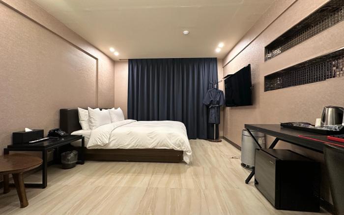 Sinchon Boutique Hip Hotel