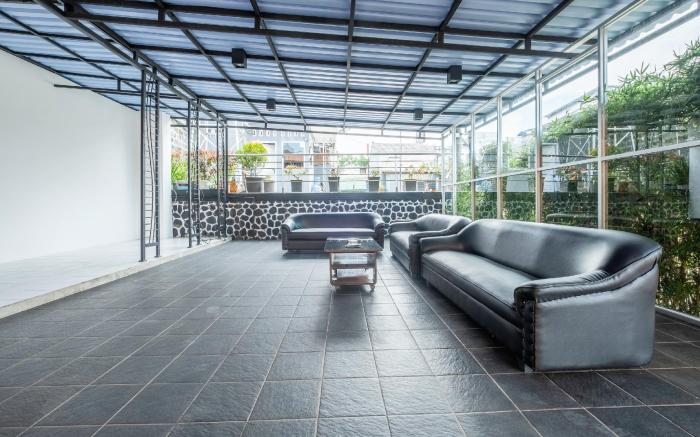 Hz Residence