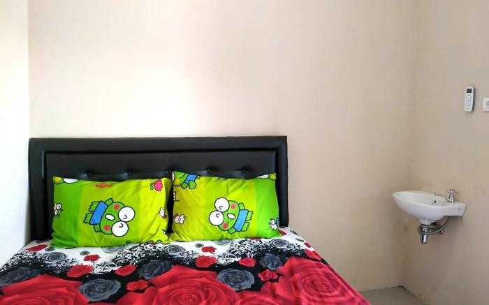 SPOT ON 2027 Putri Guest House Syariah