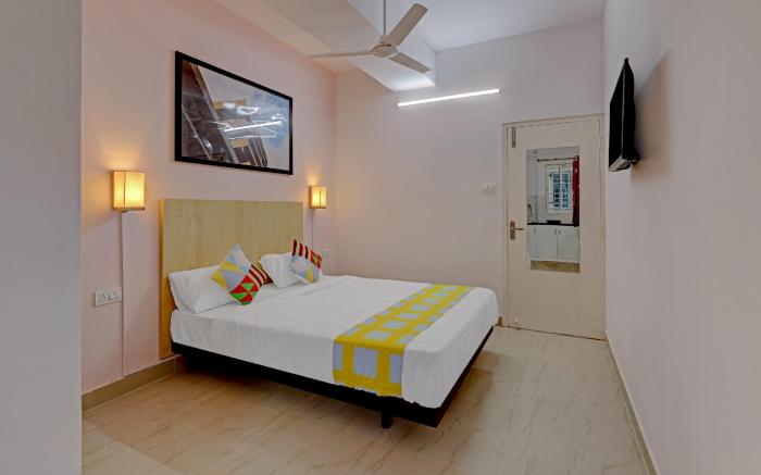 OYO 44035 Compact Studio KR Puram
