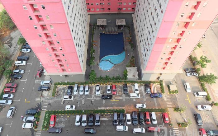 Simply Studio Apt @ Green Pramuka City By Travelio