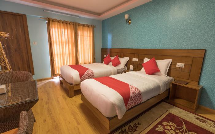 OYO 611 Hotel Everest Regency