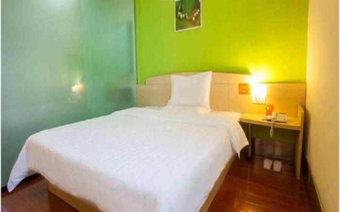 7 Days Inn Tianjin Binhai New Area Govement Branch