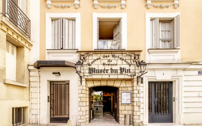 Modern studio near Eiffel Tower and Bir-Hakeim