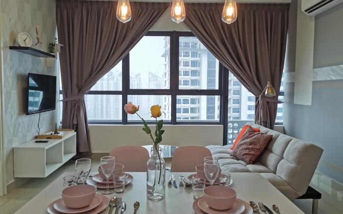 Arte Plus | 2 bed 2 bath | KLCC view Homestay