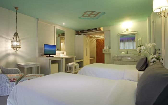 The Verandah Hotel