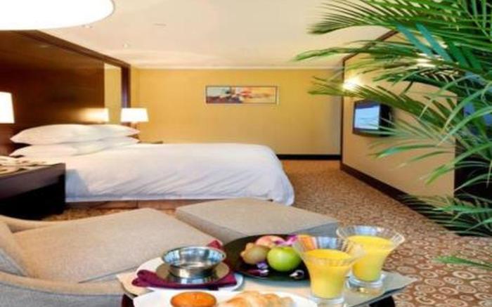 Golden Eagle Summit Hotel Downtown