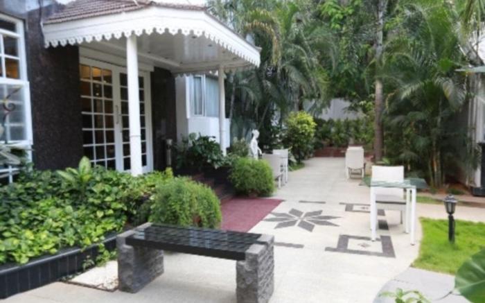 Highgates Hotel