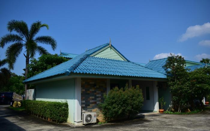 Khum Suk Resort