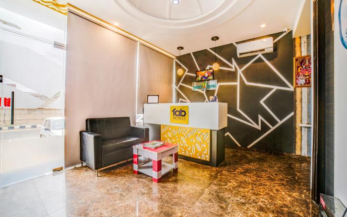 FabHotel Diamond