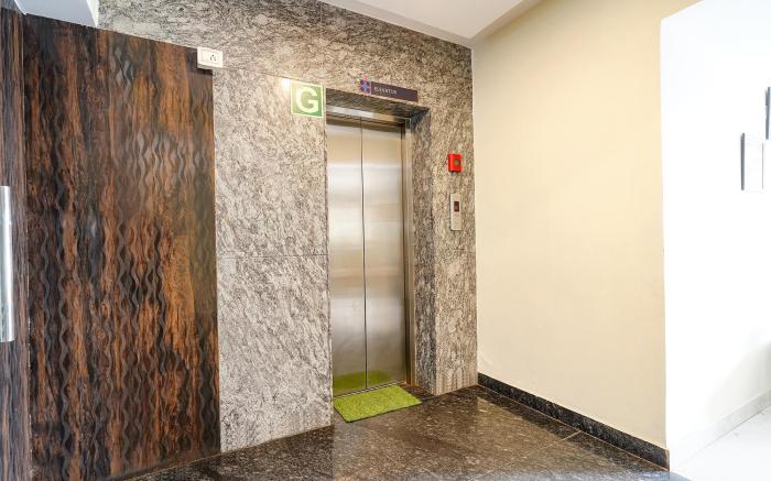 FabHotel Royal Wood Premier - Domlur