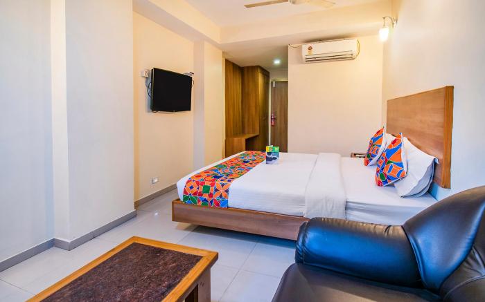 FabHotel Jansi Deluxe - Nr. Gandhipuram Bus stand