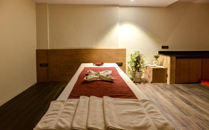 Summit Montana Suites & Spa at Mall