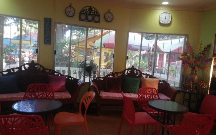 D Lucky Garden Inn and Suites