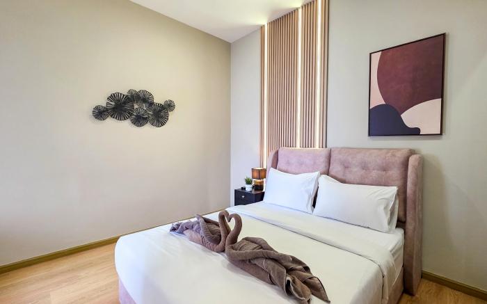 Seaview & Bathtub | The Aria Luxe Suite @Danga Bay