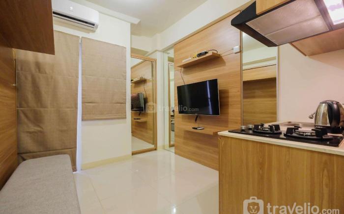 Studio Apartment Green Pramuka City By Travelio