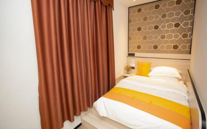 GreenTree Inn Yulin Exihibition Center RT-Mart