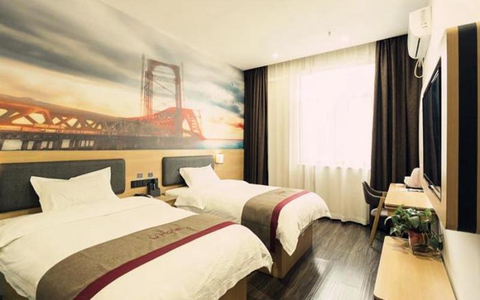 Thank Hotel Xi'an High-Speed Railway North Station