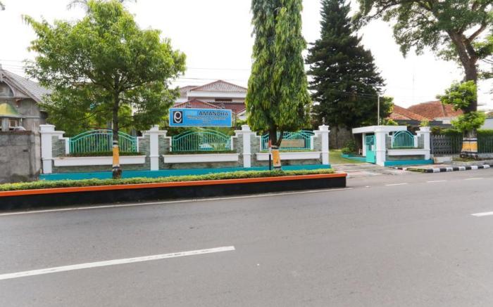 RedDoorz Syariah near Alun Alun Magelang Bayeman
