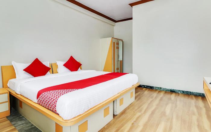 OYO 43680 Hotel Sandeep